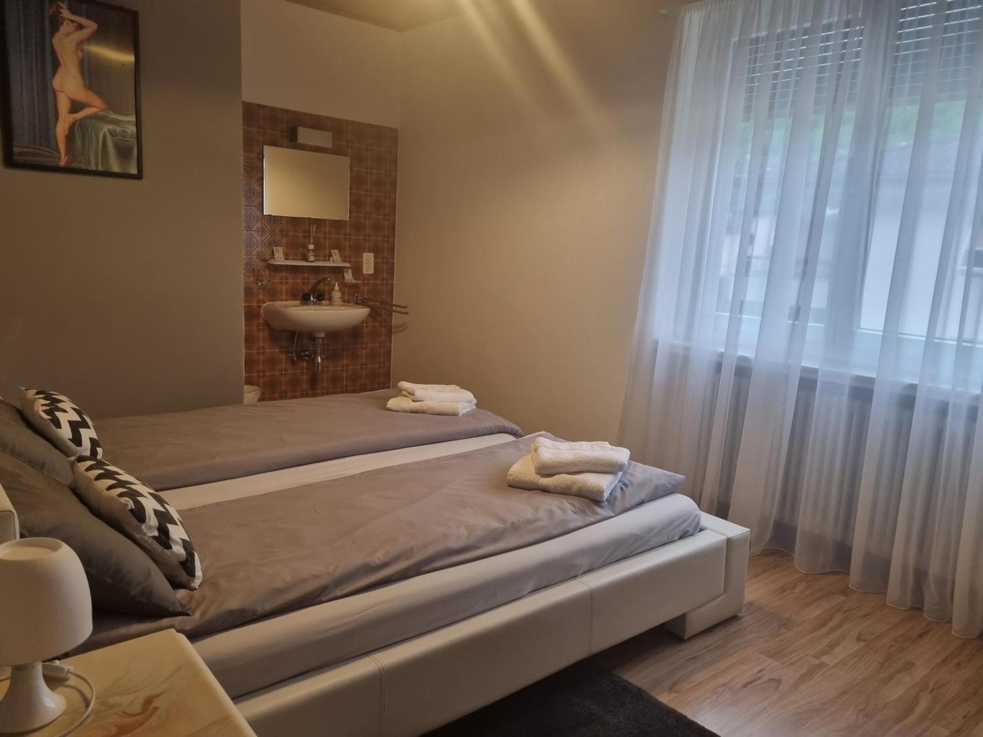 Ristorante Pizzeria Al Posta, Con Alogio Hotel Malvaglia Bagian luar foto