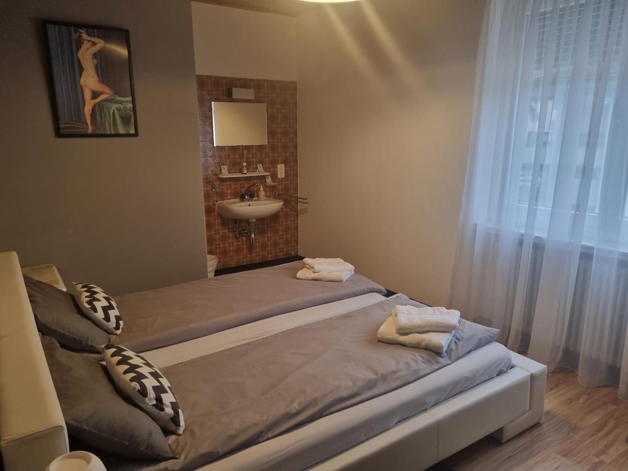 Ristorante Pizzeria Al Posta, Con Alogio Hotel Malvaglia Bagian luar foto